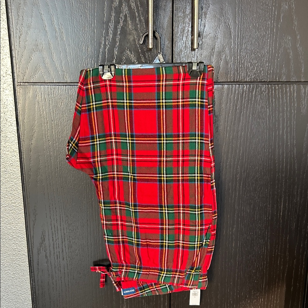 NWT Old Navy Red Plaid Pajama Pants- Size Adult XL